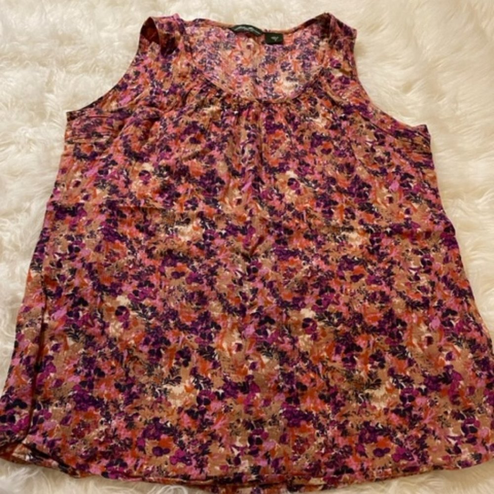 Eddie Bauer sleeveless top. Size Medium